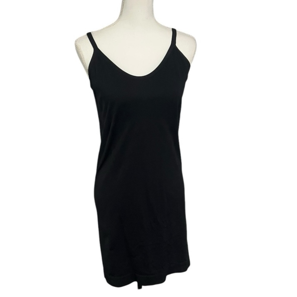 Torrid size 1 (14) Black Sleeveless bodycon anti slip dress or shaping slip EUC